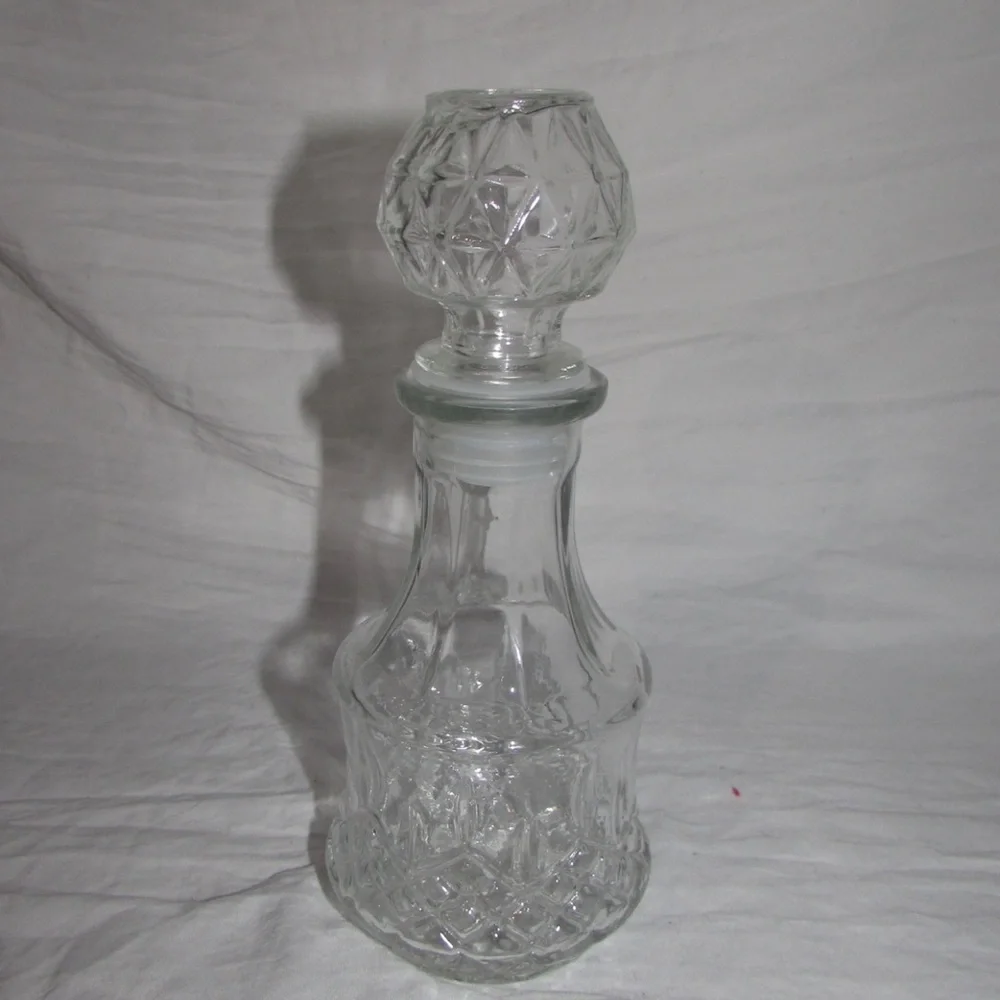 Elegant Clear Glass Decanter